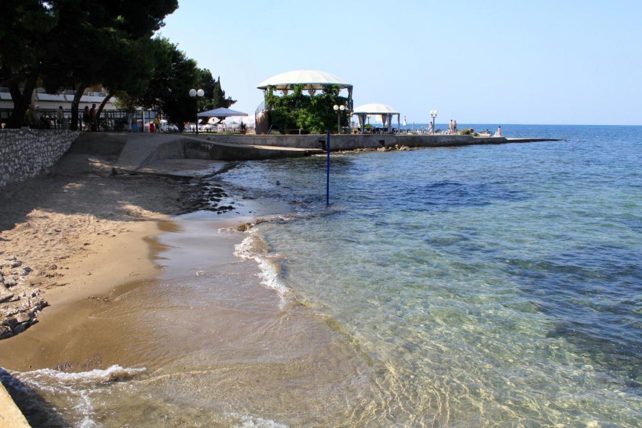 Apartments With A Parking Space Umag - 7666 Exterior photo