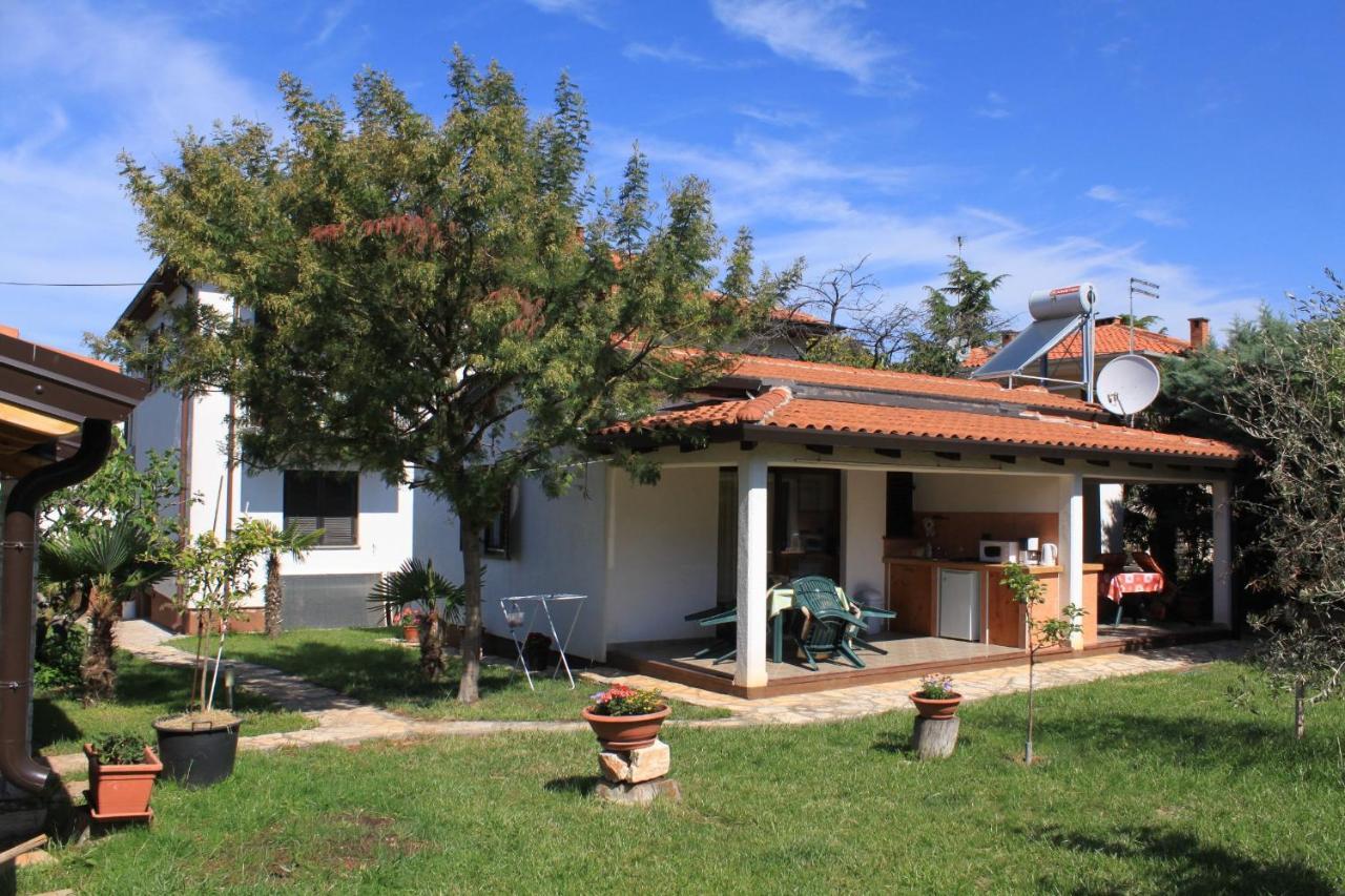 Apartments With A Parking Space Umag - 7666 Exterior photo