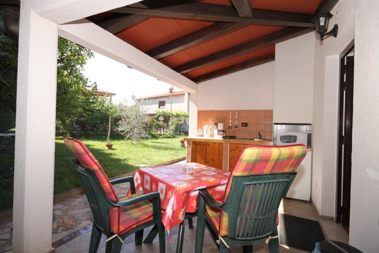 Apartments With A Parking Space Umag - 7666 Exterior photo
